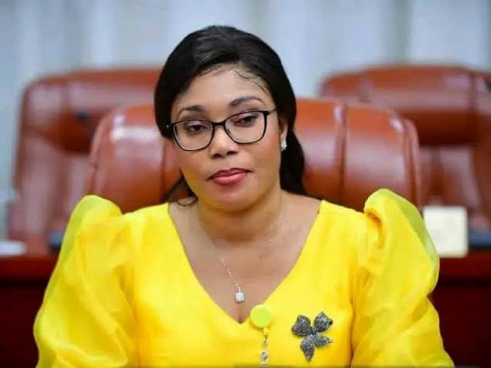 Ministre d’État, Ministre des Affaires Foncières, Son Excellence Acacia Bandubola Mbongo