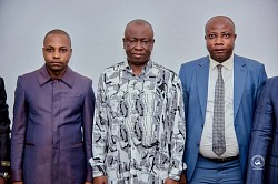 La délégation des députés Kasaiens face à Augustin Kabuya