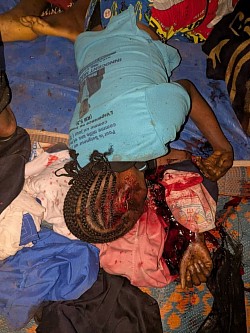 Une jeune fille massacrée à coup de machette par les rebelles