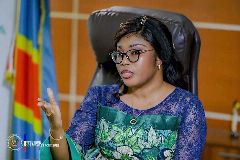 Ministre d’État, Ministre des Affaires Foncières Acacia Bandubola Mbongo
