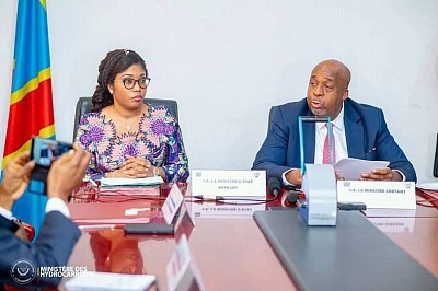 Passation de pouvoir au Ministère des Hydrocarbures, discours du Ministre sortant Aimé Sakombi Molendo